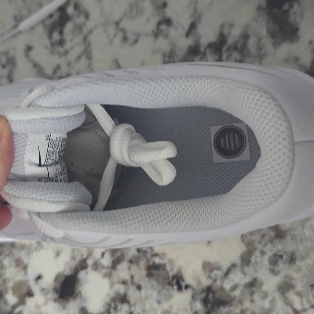 Nike All-White Softball Cleats 8.5 Never Worn - Picture 6 of 7